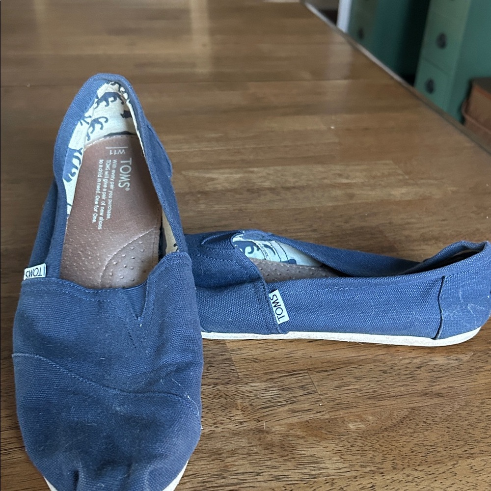 Toms Navy Canvas Slip-On Flats